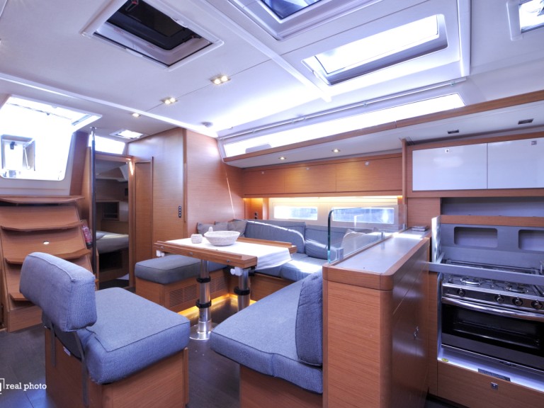 Yacht hire Puntone cheap Dufour 530