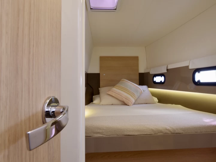 Charter a Bali Bali 4.1 in Castellammare di Stabia on Samboat