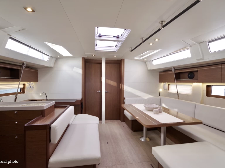 Yacht charter Cannigione - Bénéteau Oceanis 51.1 on SamBoat