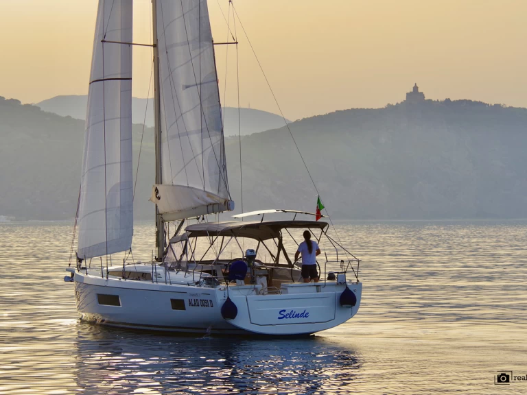 Hire a Bénéteau Oceanis 51.1 Furnari