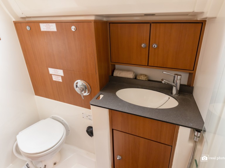 Yacht charter Puntone - Bavaria Cruiser 50 on SamBoat