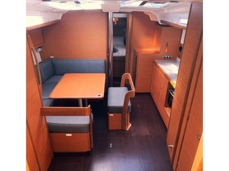 Hire a Dufour Dufour 430 Castellammare di Stabia