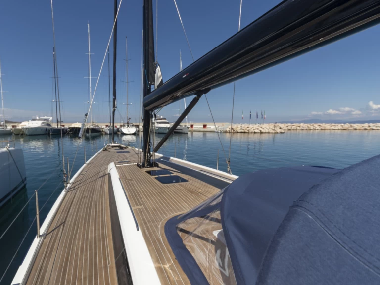 Hire Sailboat Solaris with a boat licence