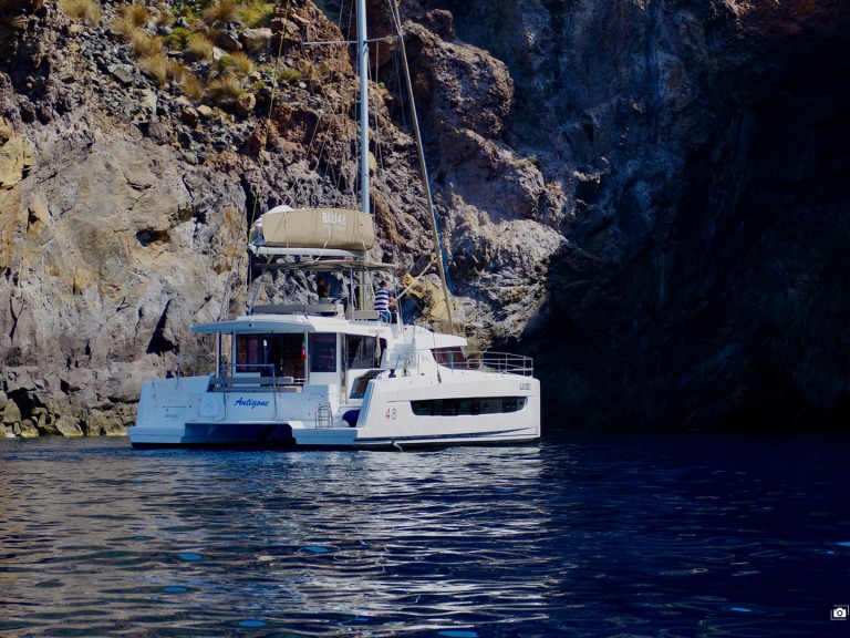 Yacht hire Furnari cheap Bali 4.8