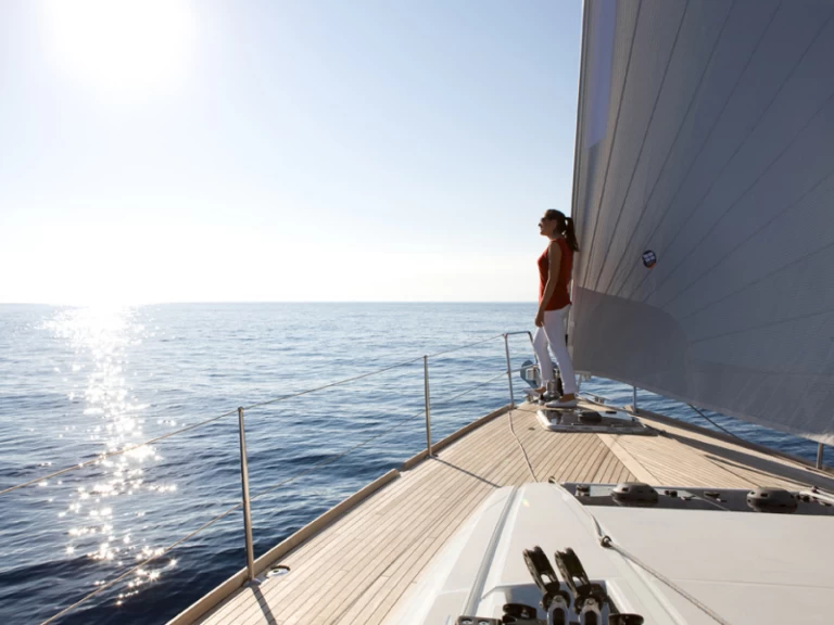 Hire Sailboat Jeanneau with a boat licence