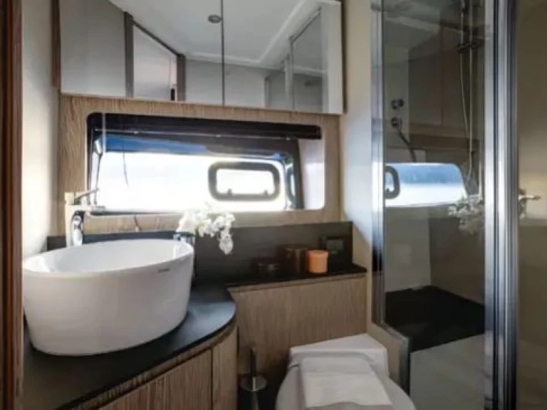 Azimut Azimut Atlantis 45 charter bareboat or skippered in  Split