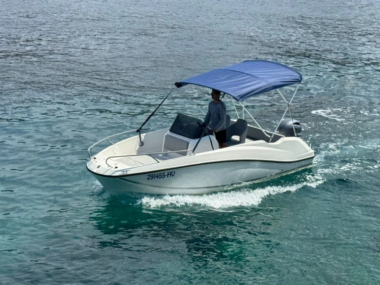 Hire a Quicksilver Activ 555 Open Hvar