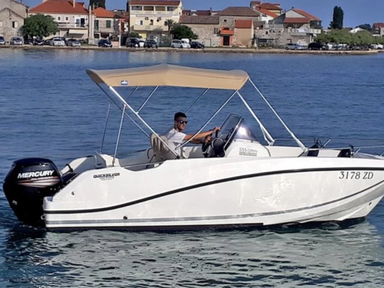 Quicksilver Activ 555 Open charter bareboat or skippered in  Palavas-les-Flots