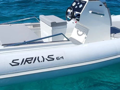 Hire RIB Astronautica with a boat licence