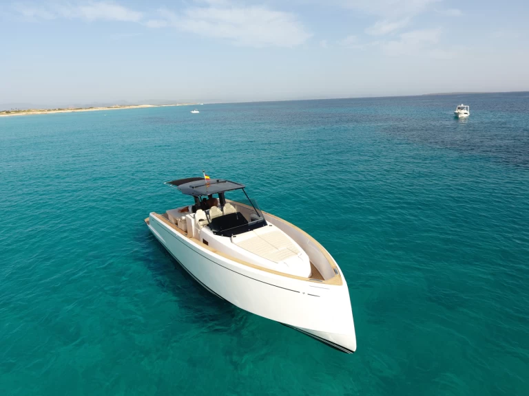 Motorboat to hire Ibiza Town at the best price
