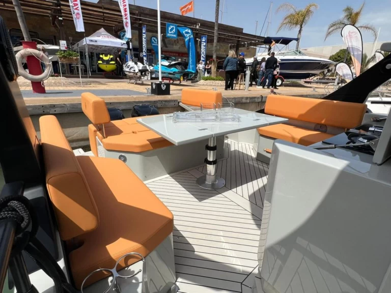 Motorboat hire in Ibiza Town - FIM 340 REGINA