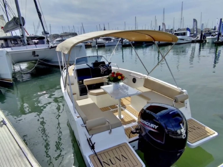Yacht charter Arcachon - Nuva Nuva M6 on SamBoat