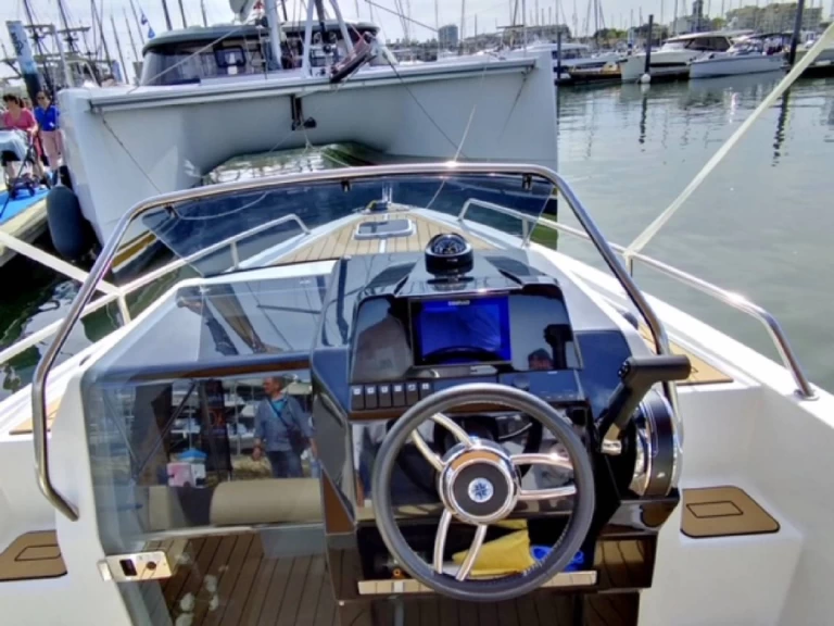 Hire a Nuva Nuva M6 Arcachon