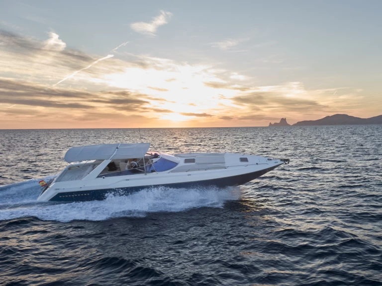 Hire Motorboat with or without skipper Sunseeker Ibiza Magna