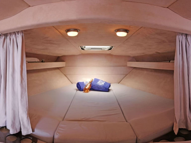 Motorboat hire in Ibiza Magna - Sunseeker Thunderhawk 43