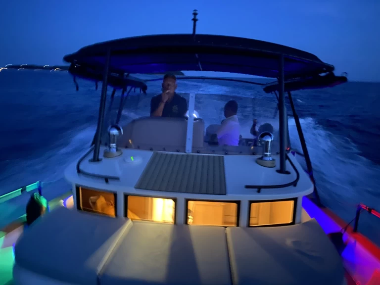 Yacht hire Port d'Arcachon cheap Beacher V10.2 Croisière