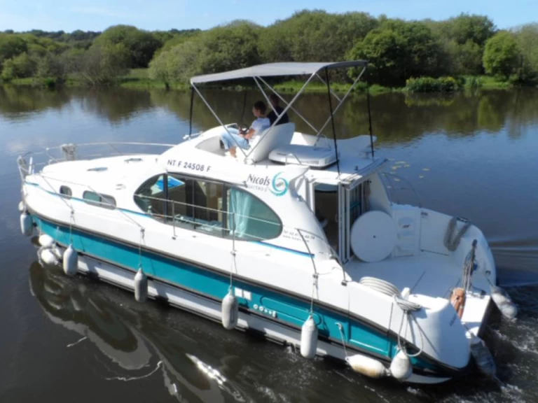Estivale Quattro B charter bareboat or skippered in  Glénac