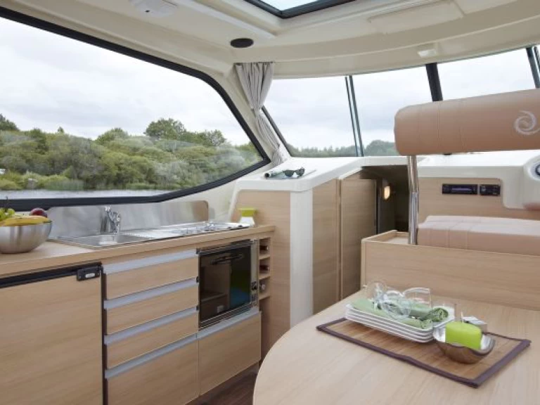 Canal boat hire in Joigny - Sedan Primo