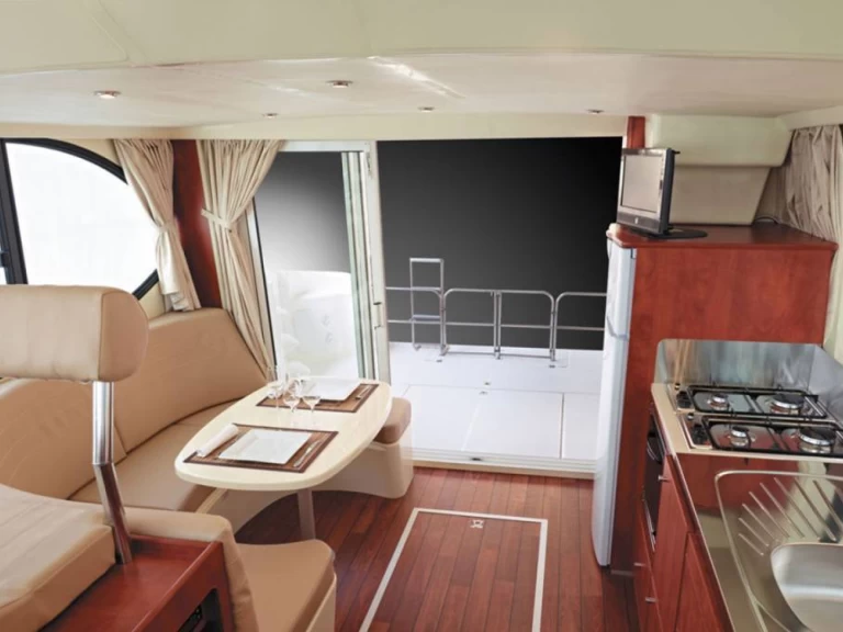 Hire a Estivale Quattro B Glénac