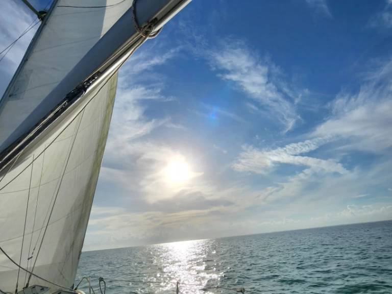 Hire Sailboat Bénéteau with a boat licence