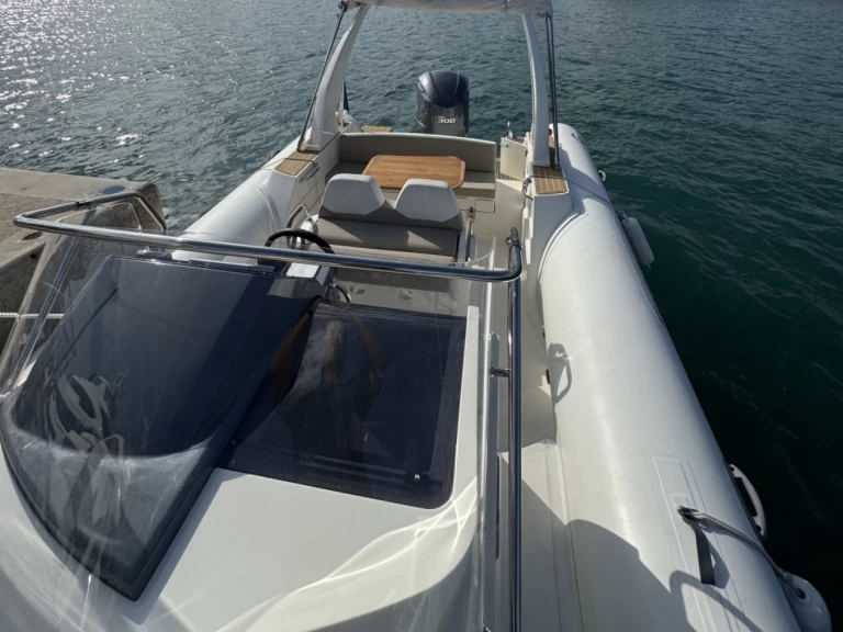 Charter a Capelli Tempest 850 Open in Golfe-Juan on Samboat