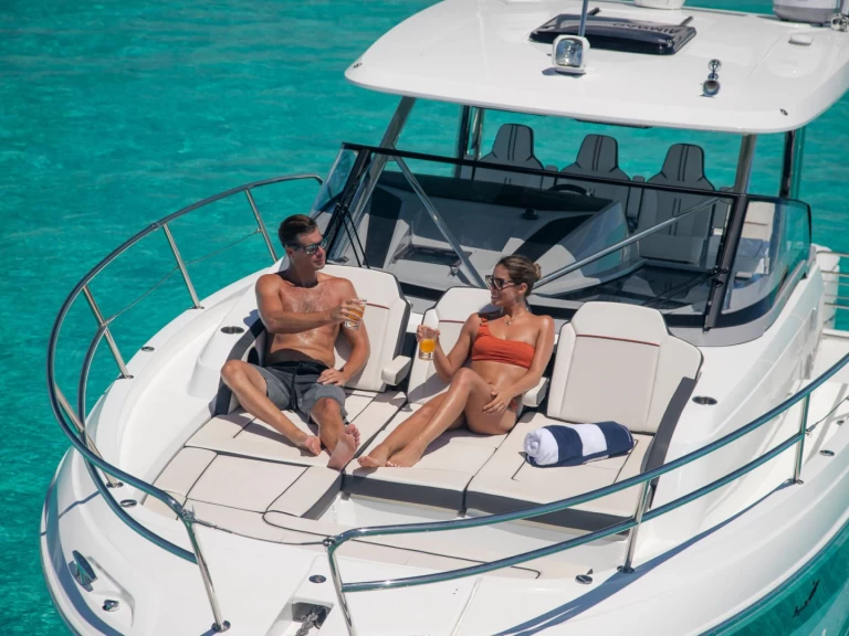 Motorboat hire in Cogolin - Jeanneau Cap camarat 12.5 wa