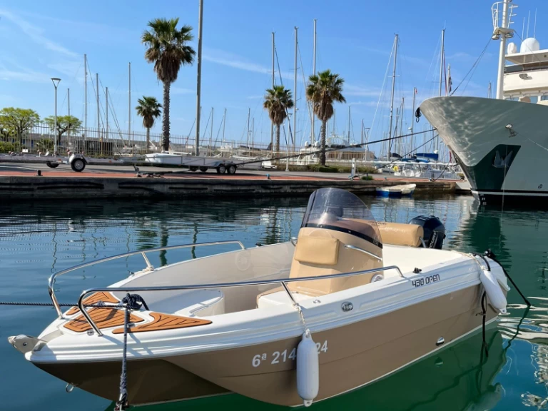 Motorboat to hire Mataró at the best price