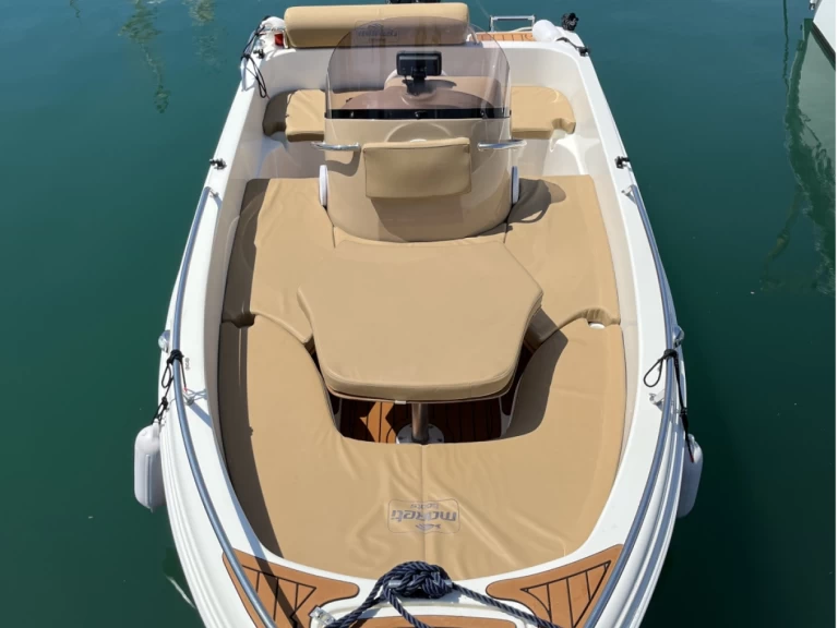 Hire Motorboat with or without skipper Mareti Mataró