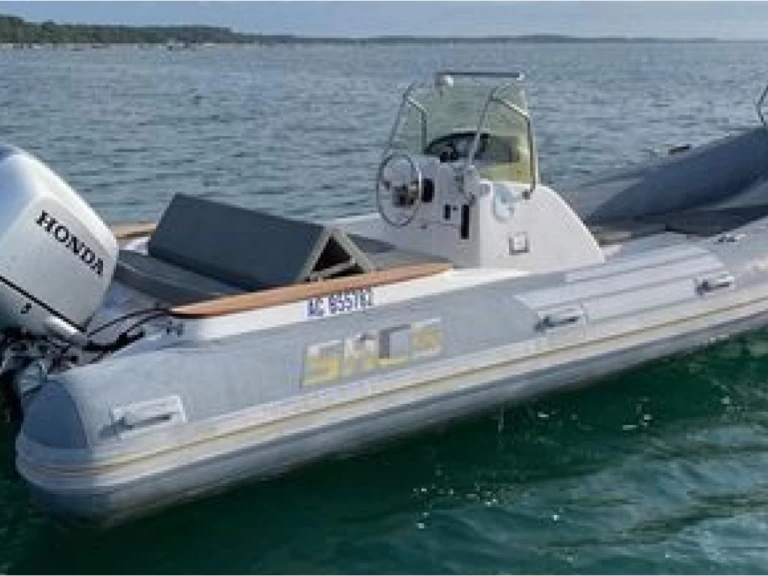 Hire RIB Sacs with a boat licence