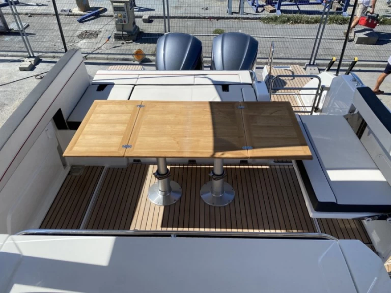 Motorboat hire in Port des Marines de Cogolin - Jeanneau Cap Camarat 10.5 WA