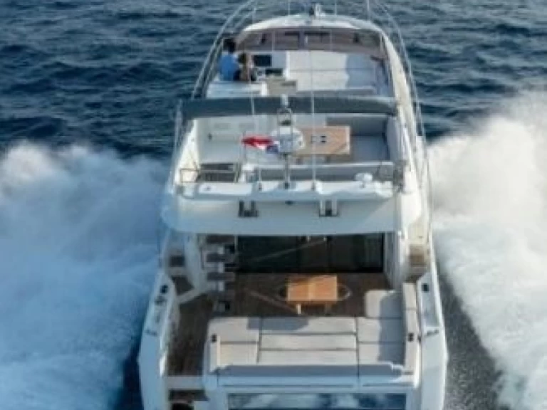 Yacht charter Budva - Jeanneau Prestige 590 on SamBoat