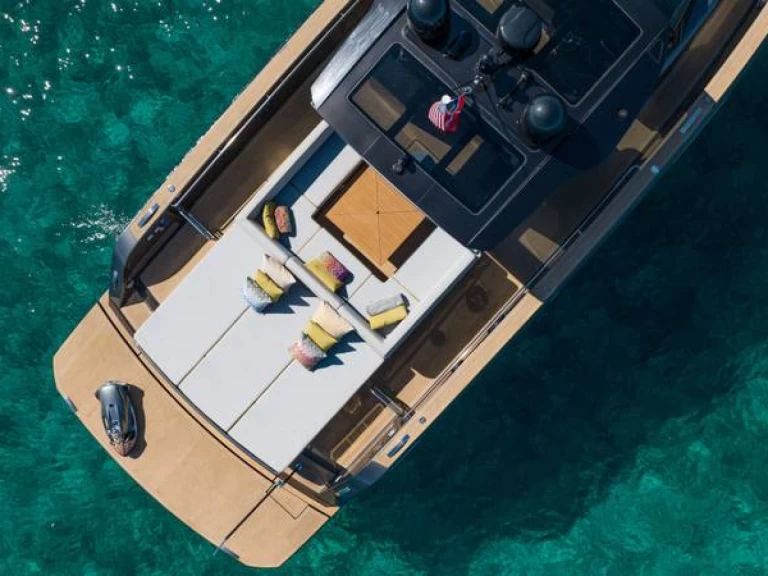 Motorboat hire in Port de Saint Tropez - Pardo Yachts 50