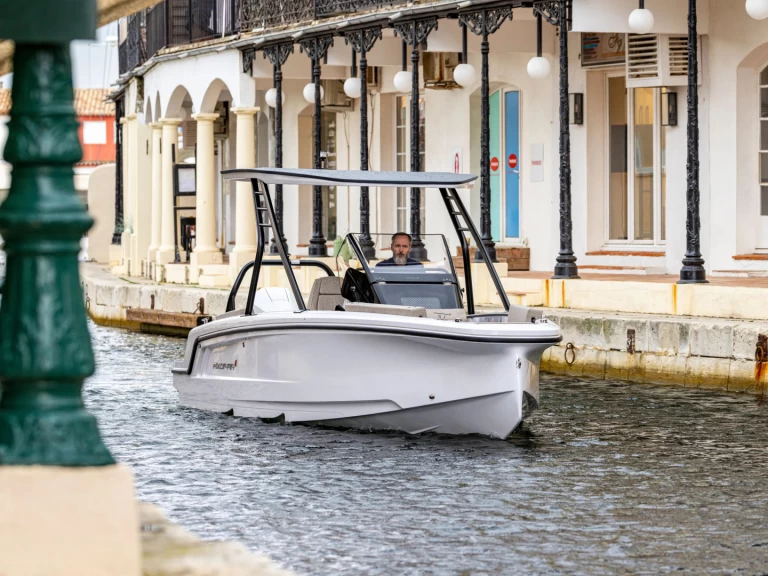 Hire a Axopar 22 T-TOP La Trinité-sur-Mer