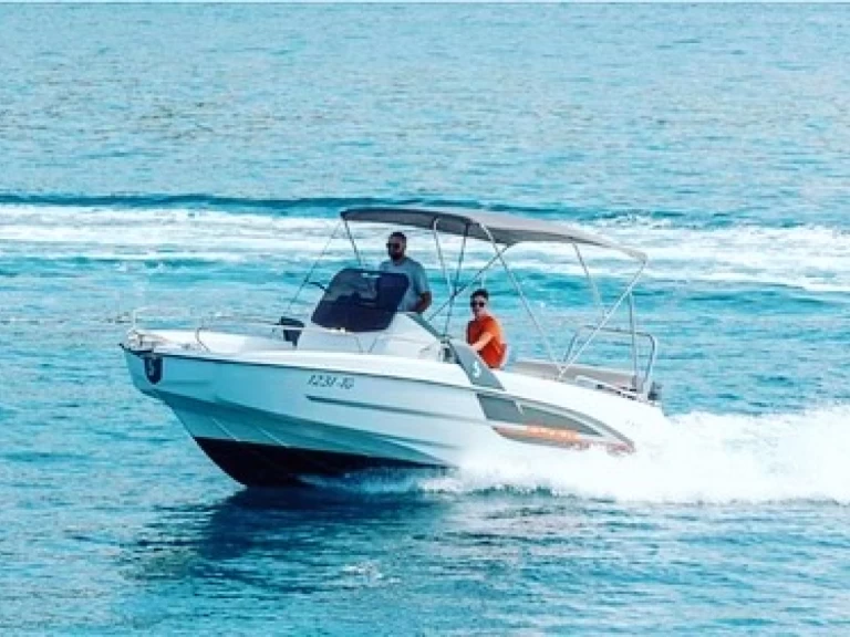 Charter a Bénéteau Flyer 6.6 SPACEdeck in Trogir on Samboat