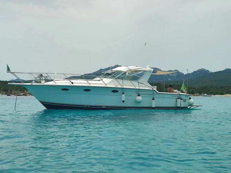 Charter a Tiara Open 37 in Porto Rotondo on Samboat