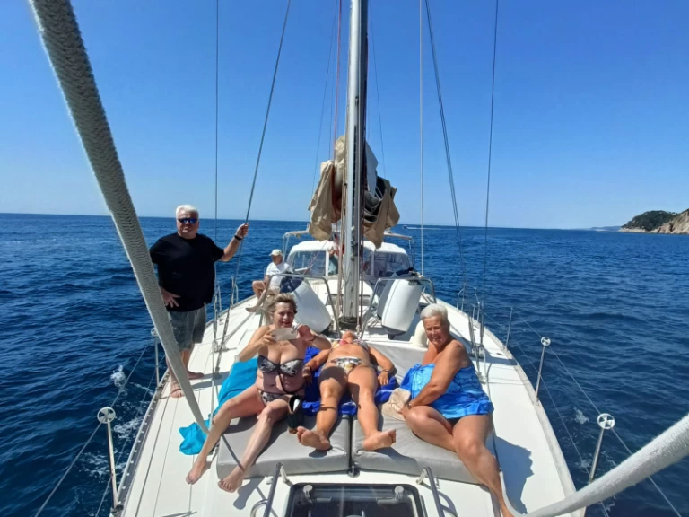 Sailboat hire in Port de Blanes - Bénéteau Oceanis 500