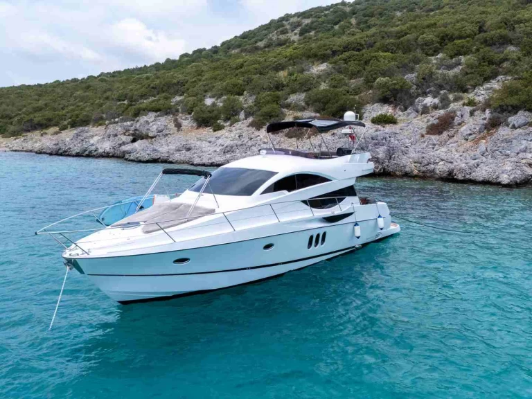 Yacht hire Torba cheap Numarine  55