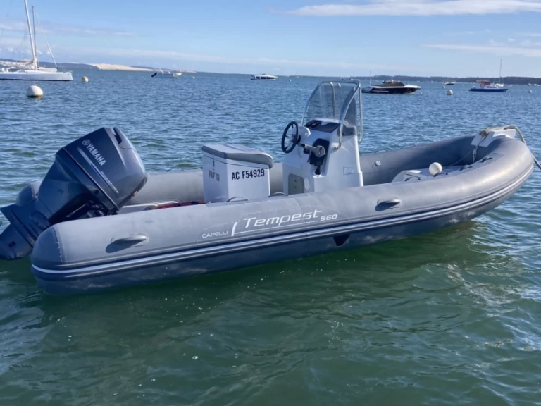 Hire RIB Capelli with a boat licence