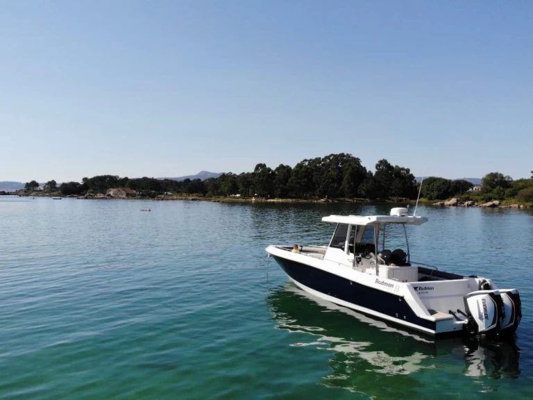 Hire Motorboat Rodman with a boat licence
