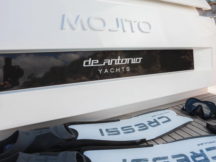 Yacht hire Palma de Mallorca cheap D28 open