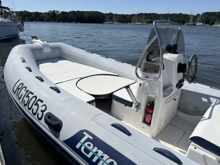 Yacht hire Vannes cheap Tempest 500