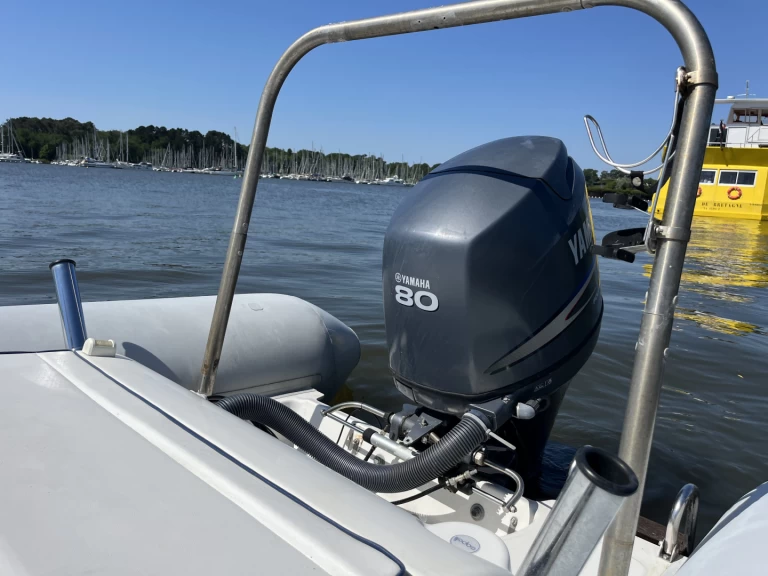 Charter a Capelli Tempest 500 in Vannes on Samboat