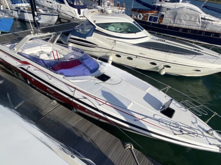 Motorboat hire in Saint-Tropez - Sunseeker Thunderhawk 43