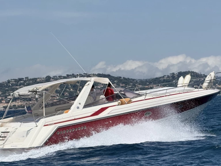 Charter a Sunseeker Thunderhawk 43 in Saint-Tropez on Samboat
