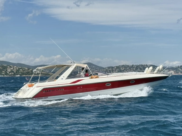 Hire Motorboat Sunseeker with a boat licence