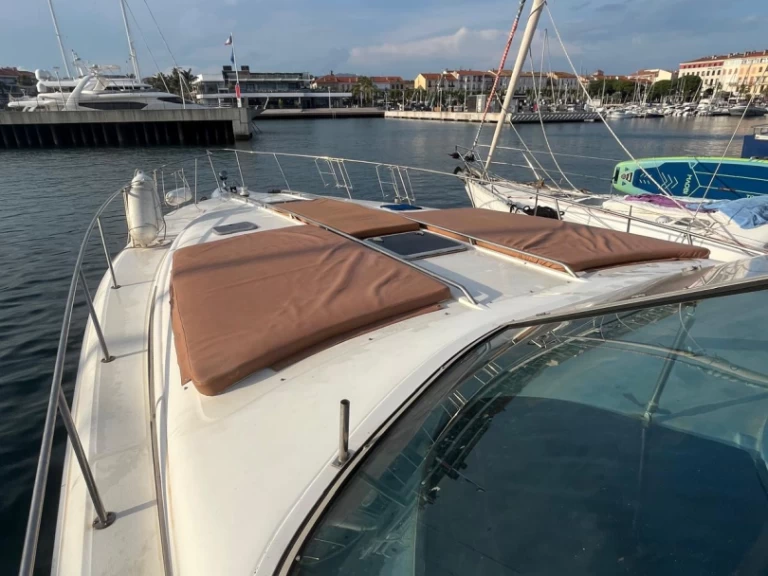 Yacht hire Cannes cheap Sea Ray 420 Sundancer