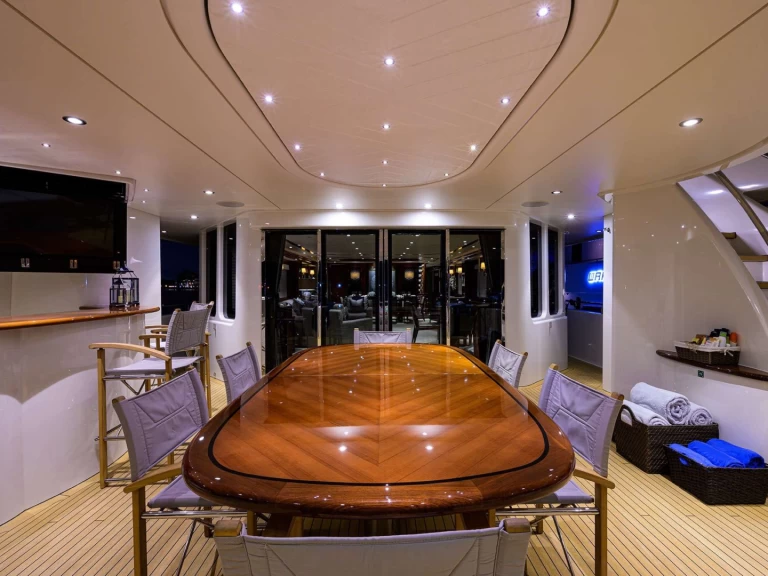 Luxury Yacht to hire Fort Lauderdale at the best price