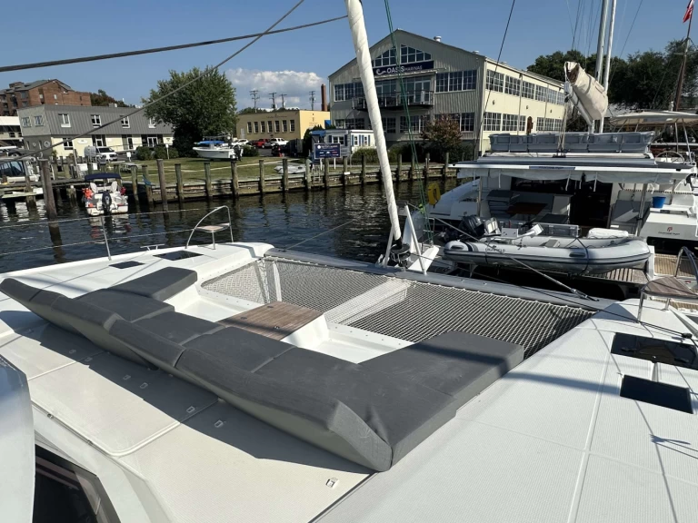 Yacht hire Freeport cheap BOUNTIFUL