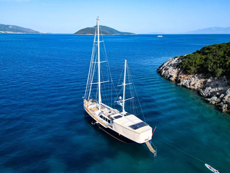 Hire Luxury Yacht with or without skipper costume Bodrum