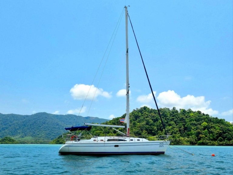 Hire Sailboat Catalina Yachts with a boat licence